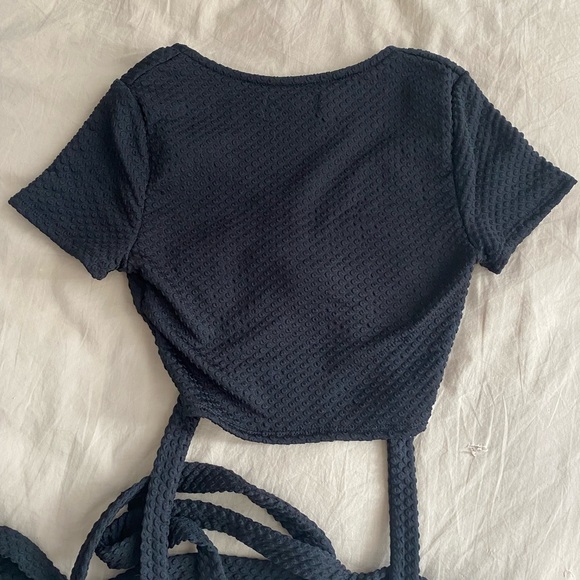 Urban Outfitters V Neck Wrap Around Crop Top - Picture 2 of 2